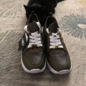 Shoes for sale (NOT THE CAT)
